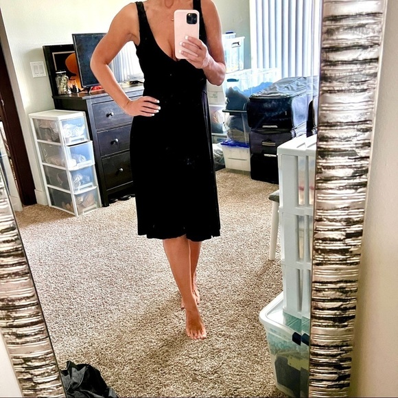 Co-Op 4 Barneyโs Lovely MIDI Dress! Cute & classic! Perfect 4 Valentine's Day ๐ - Picture 9 of 16